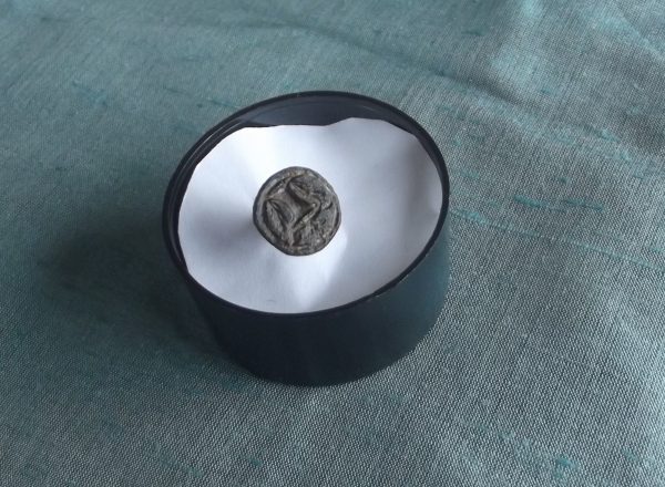 14th Century Bronze Seal Matrix Letter "I" - Image 2